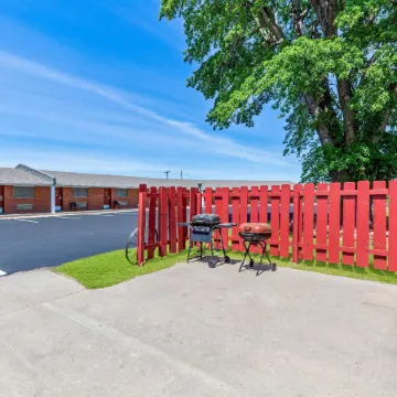 Americas Best Value Inn Belleville
