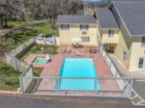 เมอร์ฟีส์ สวีทส์ โรงแรมในMurphys