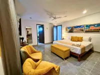 Casa Ekinox Hoteles cerca de Centro Comercial Altabrisa
