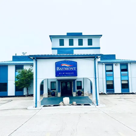 Baymont by Wyndham Ardmore I-35