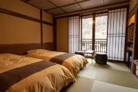 Shima Onsen Kashiwaya Ryokan - 4 stelle