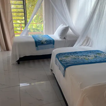 Fare Oviri Lodge