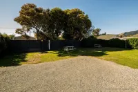 Richmond Motel and Holiday Park - Motels