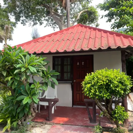 Haadrin Resort