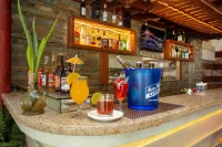 Crown Regency Beach Resort - Bar