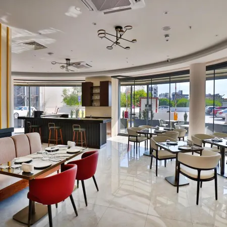 Caddemm Inn Hotel