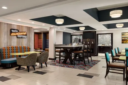La Quinta Inn & Suites by Wyndham Oxford - Anniston
