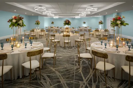 Courtyard Nassau Downtown/Junkanoo Beach