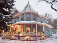 Holden House 1902 Bed & Breakfast Inn