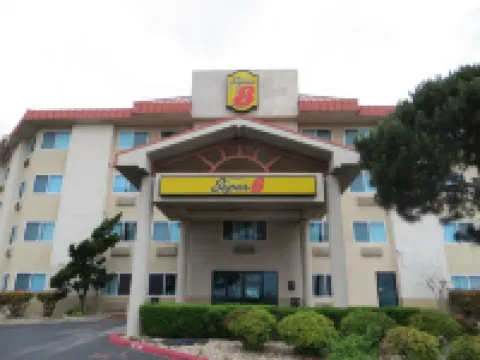 Super 8 by Wyndham Austin North/University Area Hotels in Austin