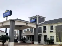 Days Inn by Wyndham Lafayette Scott Hotels in Scott