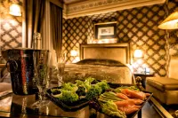 Maison Grecque Hotel Extraordinaire - breakfast