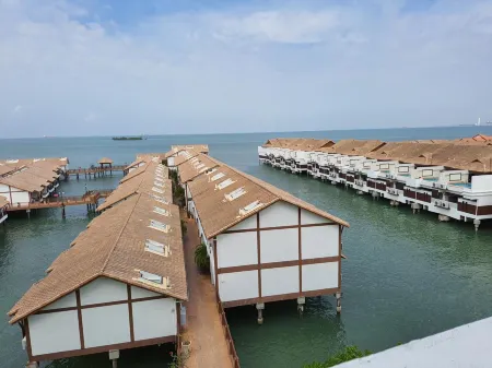 Wonderland Private Chalet at Port Dickson Отели в г. Порт-Диксон