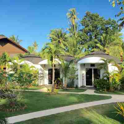 White Chocolate Hills Resort Hotel Exterior