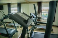Royal Inn & Suites - Gym