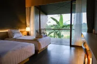 Teras Hotel & Villa Banyuwangi - Parvekkeita