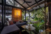Daya Villa Hotels in Kampong Kraeng