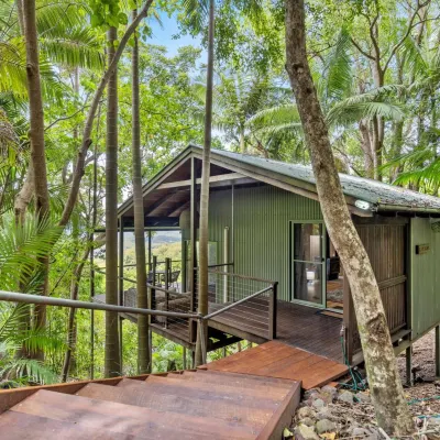 Treetops Seaview Montville Hotels near Flame Hill Vineyard