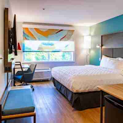 Tru by Hilton Kalamazoo Rooms