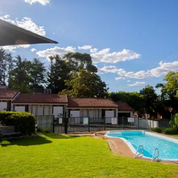 Alluna Motel