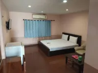 Golden Inn Hotel - 2-Star