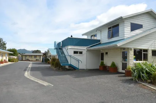 Esplanade Motels