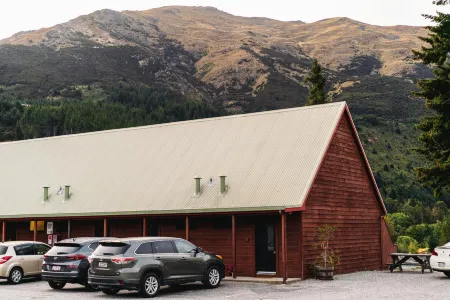 Hawea Hotel