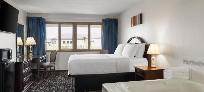 Avalon Hotel & Conference Center Hotels in Chippewa County