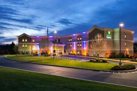 Holiday Inn Express Harrisburg I-81 - Hershey by IHG Отели в г. Скайлайн Вью