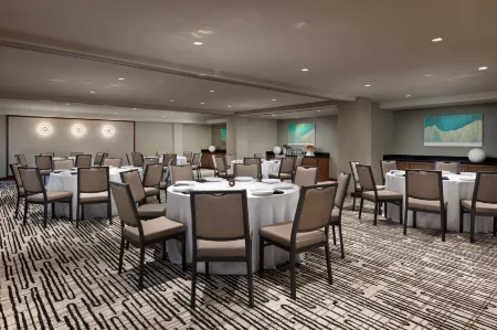 AC Hotel Honolulu Отели рядом с достопримечательностью «Kahaluʻu Community Park»