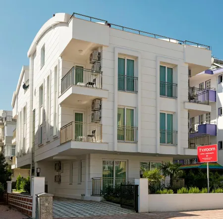 The Room Hotel & Apartments