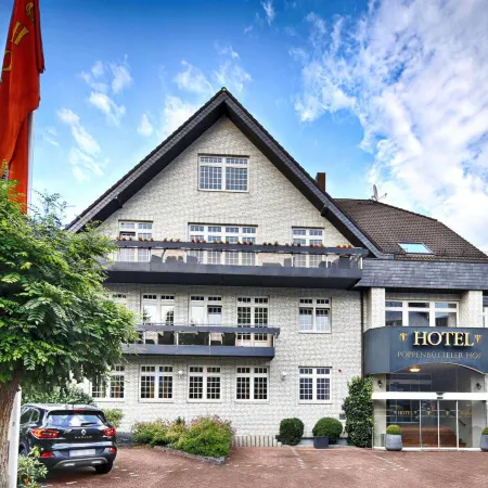 Boutique Hotel Poppenbütteler Hof Отели рядом с достопримечательностью «Станция метро "Берне"»