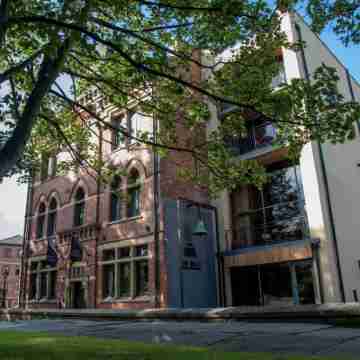 The Bells - Luxury Serviced Apartments Hotel Exterior