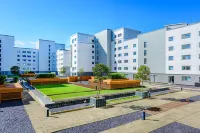 Stylish Garden View Apartment