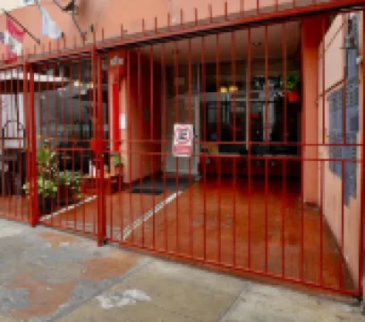 スイートサービスアパートホテル