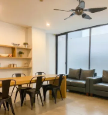 Behomy Maxley Lippo Karawaci