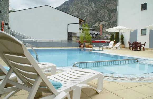 澤尼特外交酒店