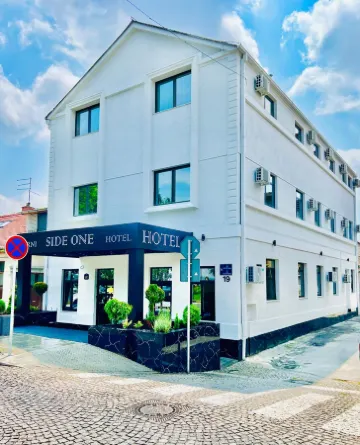 Side One Design Hotel Garni Отели рядом с достопримечательностью «Земун»