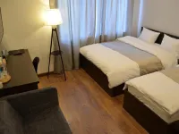 Vladi Stay セントラルスクエア周辺のホテル
