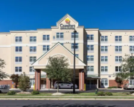 Comfort Inn & Suites Virginia Beach - Norfolk Airport Hotels near Thoroughgood House