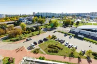East Time Hotel - Parkering