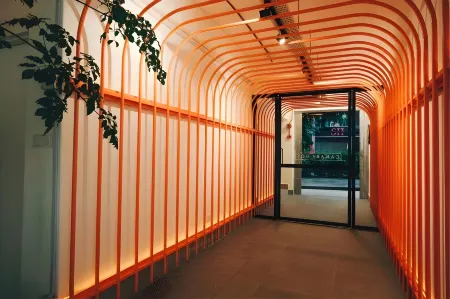 Canary Hotel Отели рядом с достопримечательностью «Asian Heritage Row»