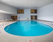 AmericInn by Wyndham Marshfield - piscine