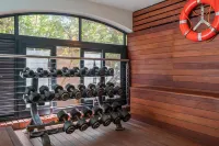 Xenia Aparthotel by Totalstay - gimnasio