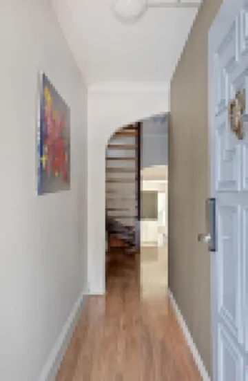 Rustic Rooms - Next to USYD - Shared Bathroom