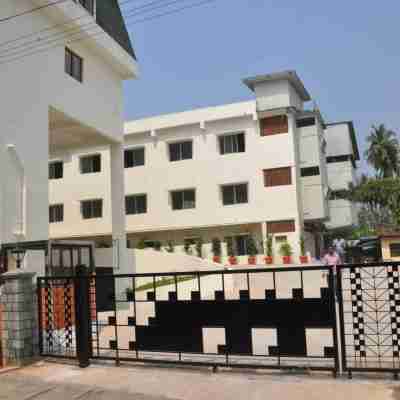 Shivaprasad Grand Hotel Exterior