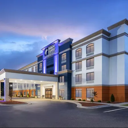 Holiday Inn Express & Suites RALEIGH WEST - LENOVO CENTER by IHG
