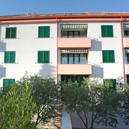 Pinia Apartments Bol