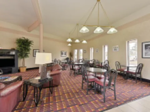 Super 8 by Wyndham Casper West by the River Hoteles en Casper