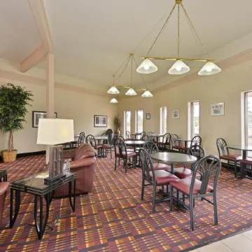 Super 8 by Wyndham Casper West by the River